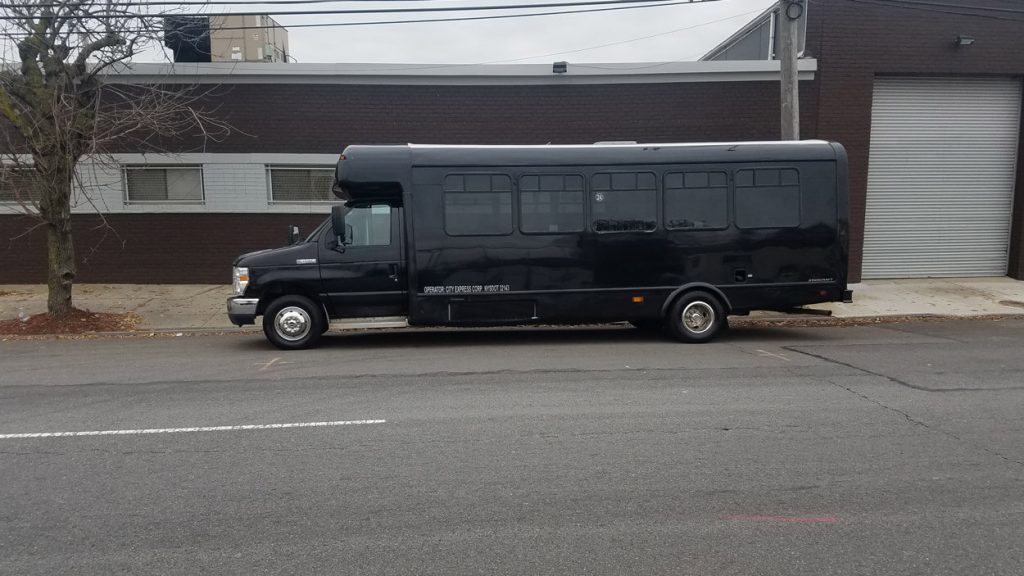 28 Passenger Bus Exterior 1.1